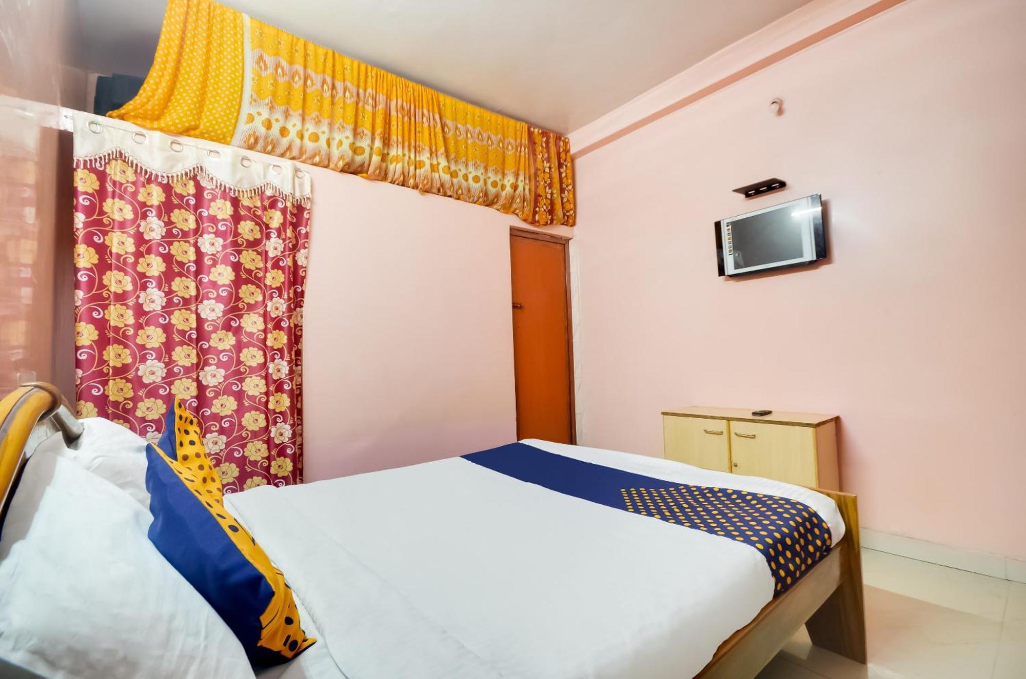 Hotel O Sri Murugan Lodge Коимбаторе Екстериор снимка