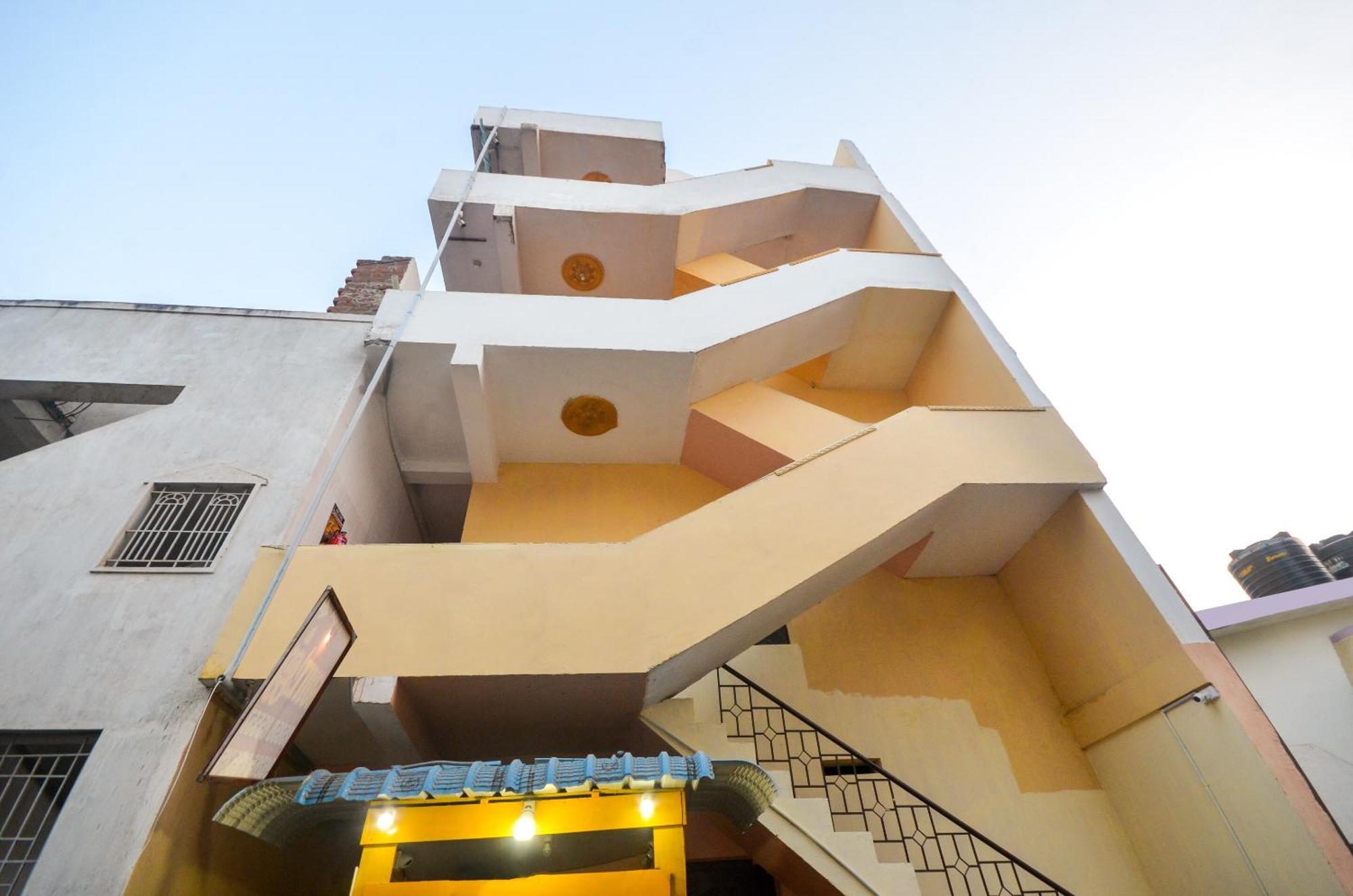 Hotel O Sri Murugan Lodge Коимбаторе Екстериор снимка