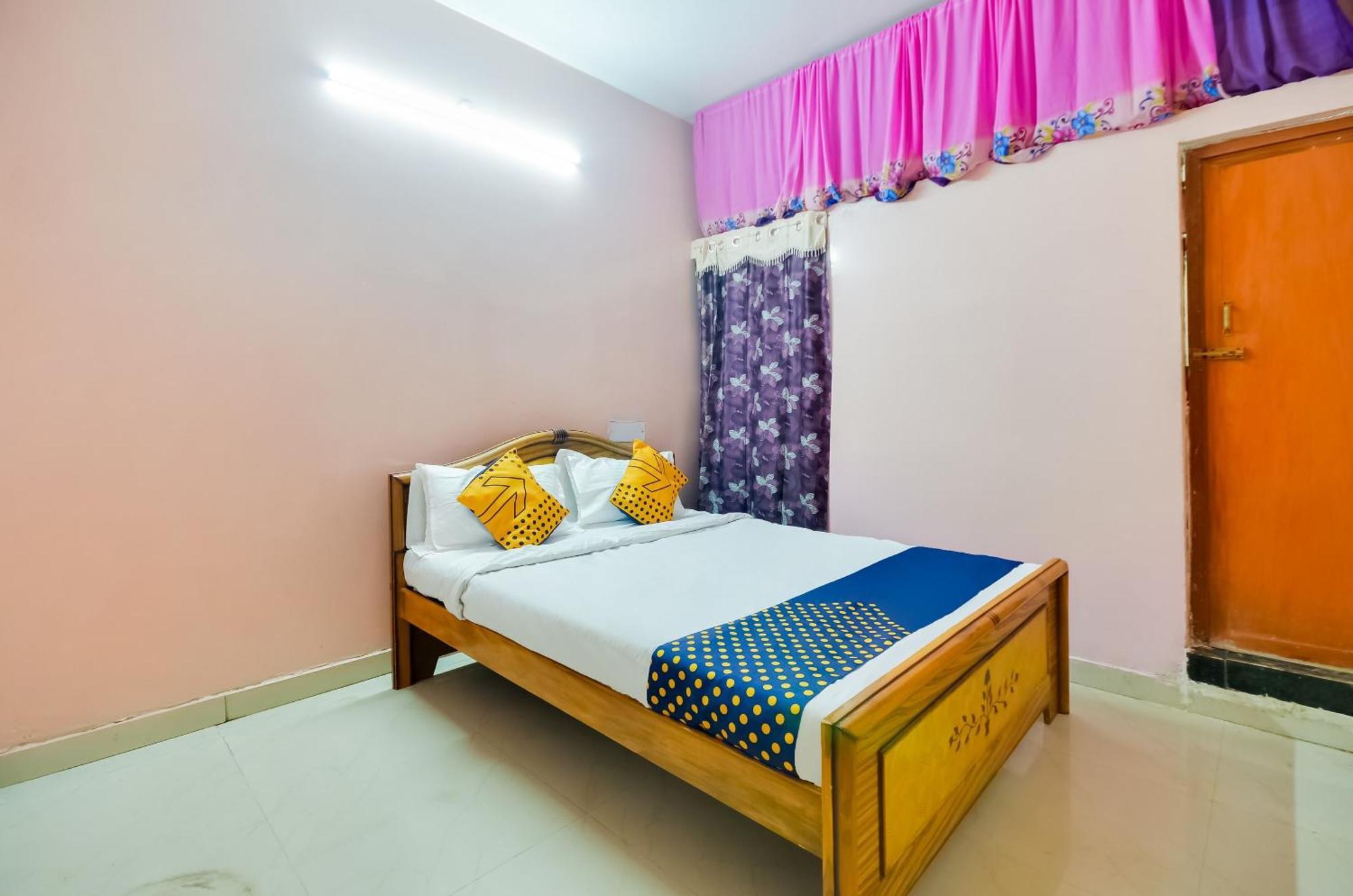 Hotel O Sri Murugan Lodge Коимбаторе Екстериор снимка