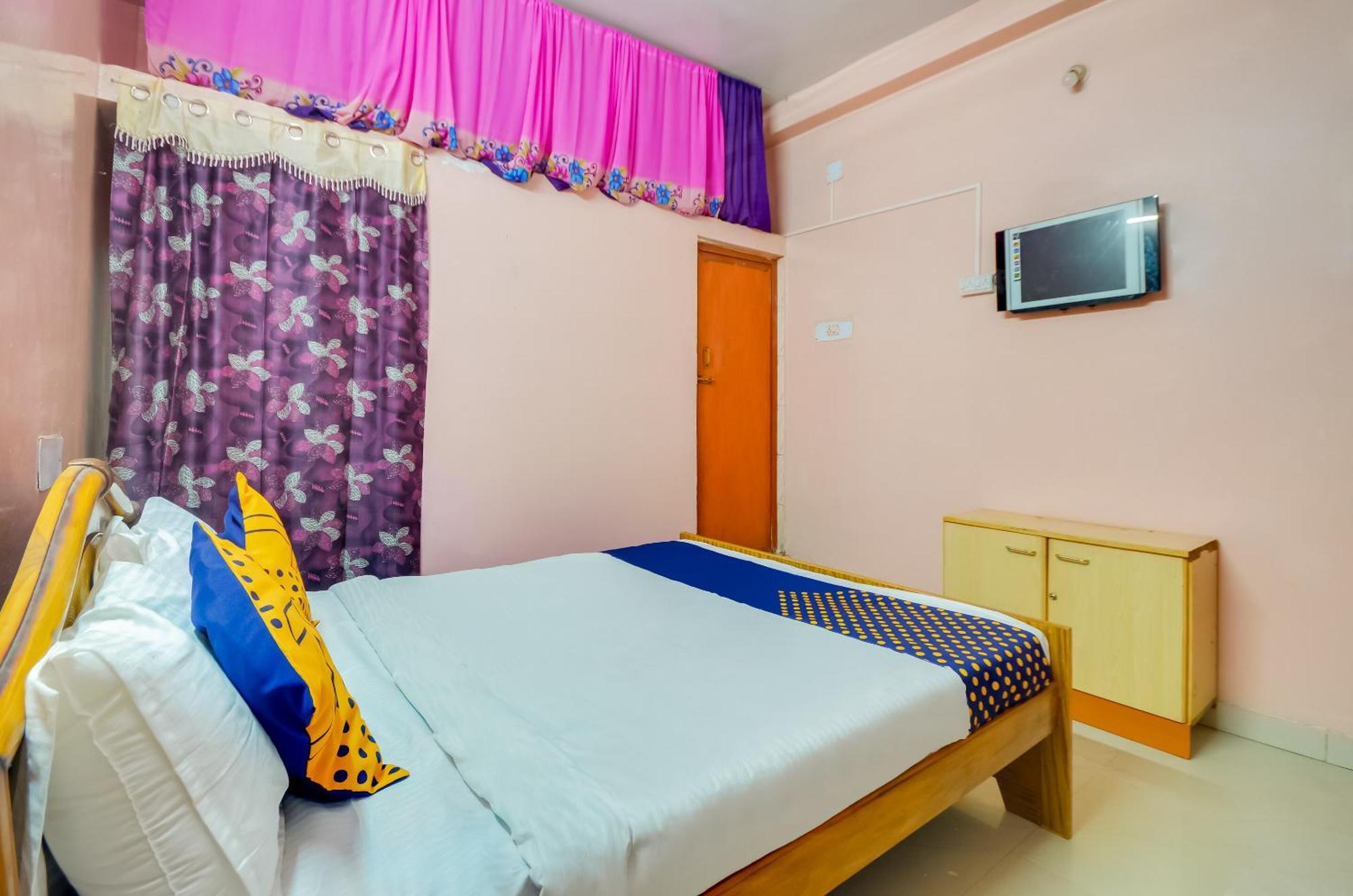 Hotel O Sri Murugan Lodge Коимбаторе Екстериор снимка