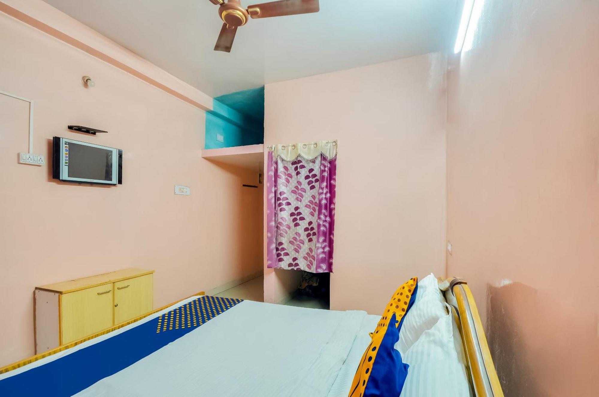 Hotel O Sri Murugan Lodge Коимбаторе Екстериор снимка